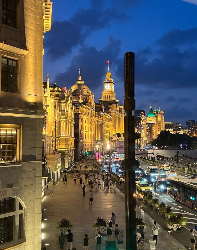 上海外滩万国建筑群黄昏 外滩源历史建筑 上海地标